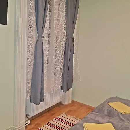 Apartment Danube Near Cozy